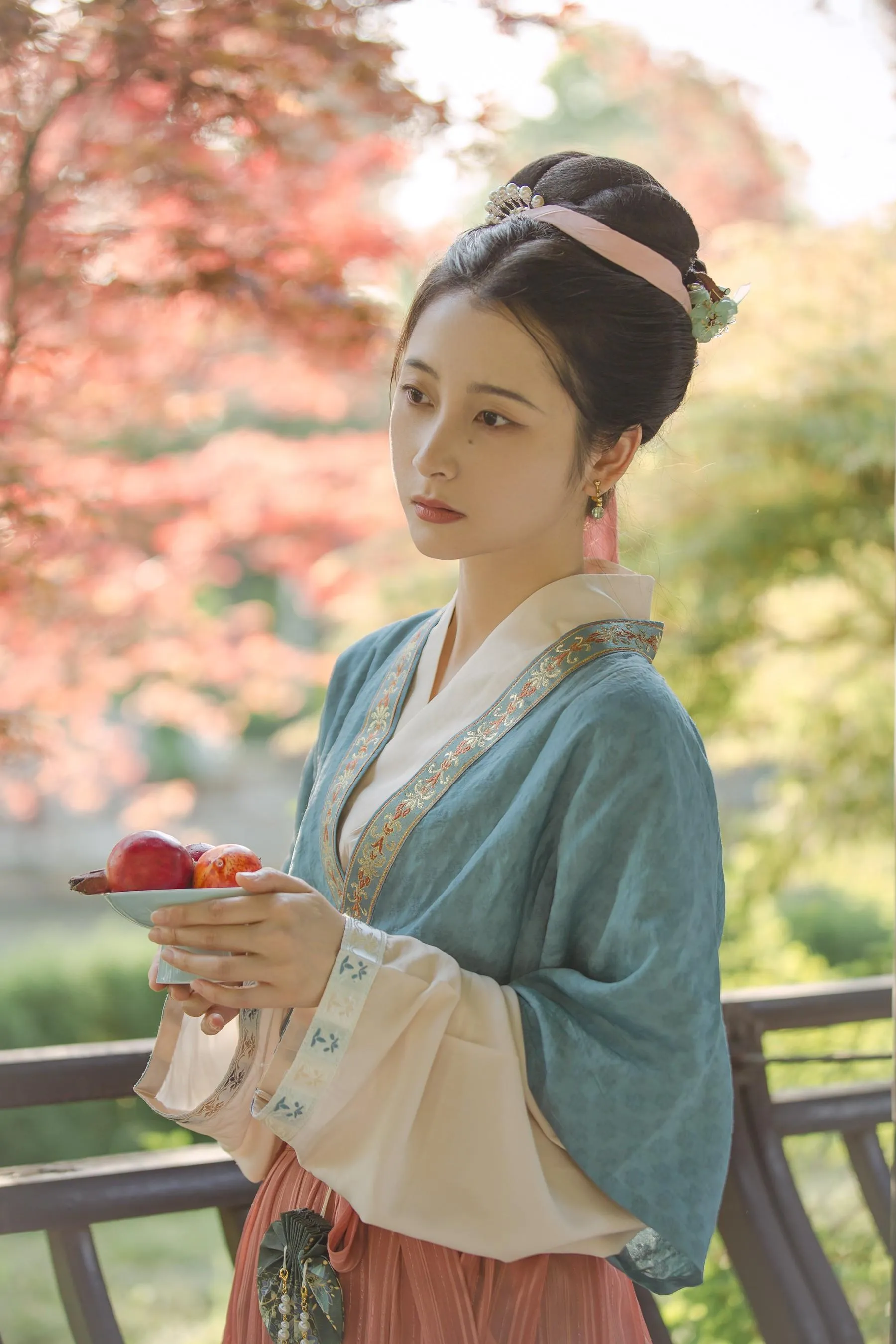 [艺图语] 2022.06.29 拾尽千苍色，携来两袖风 五月的三花猫 [27P]插图1
